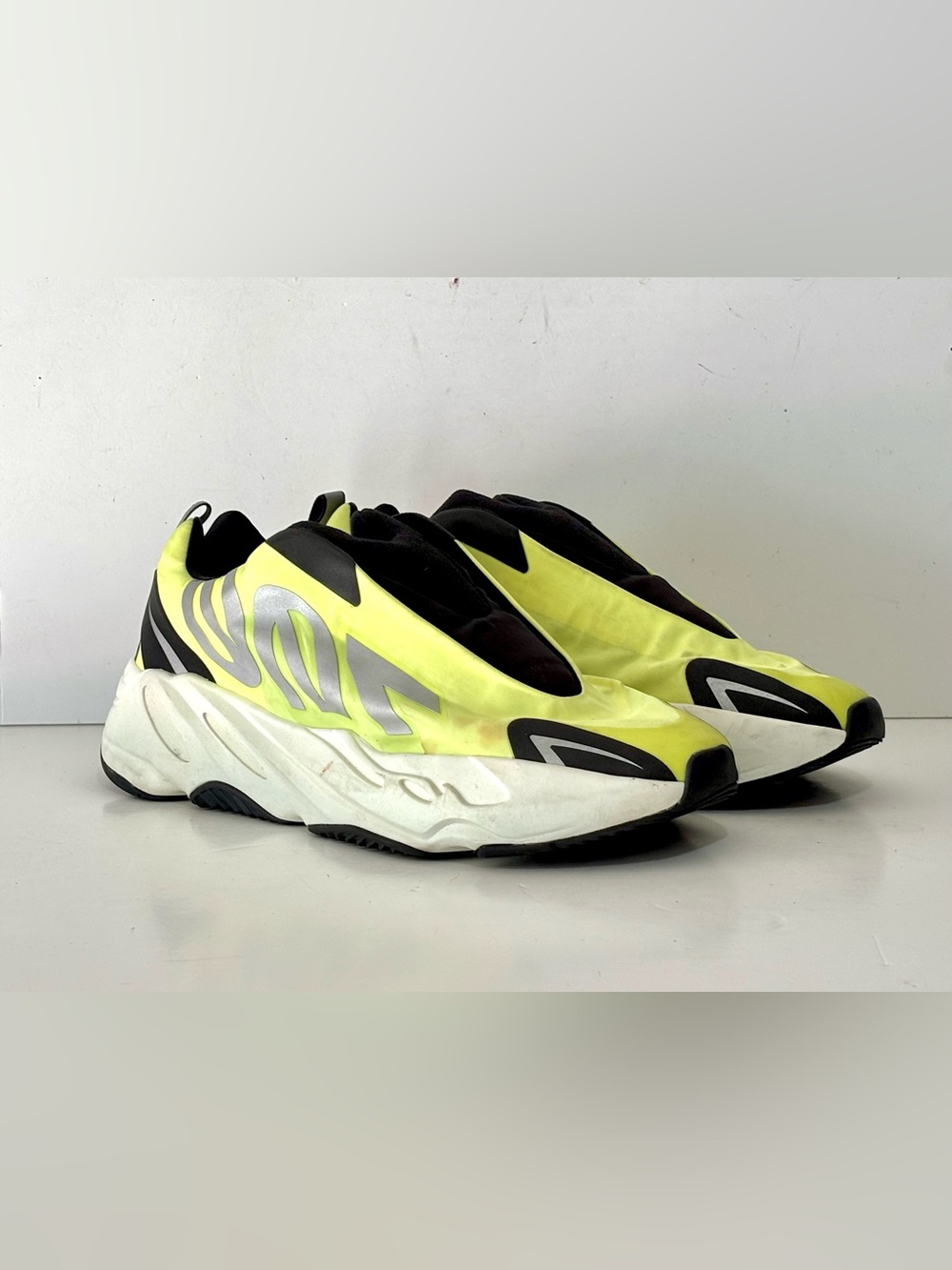 ADIDAS Yeezy Boost 700 MNVN Laceless GY2055 Phosphor Size 12 Shoes NEW w/ Box
